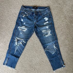 Hollister Vintage Boyfriend Destroyed crop Jean